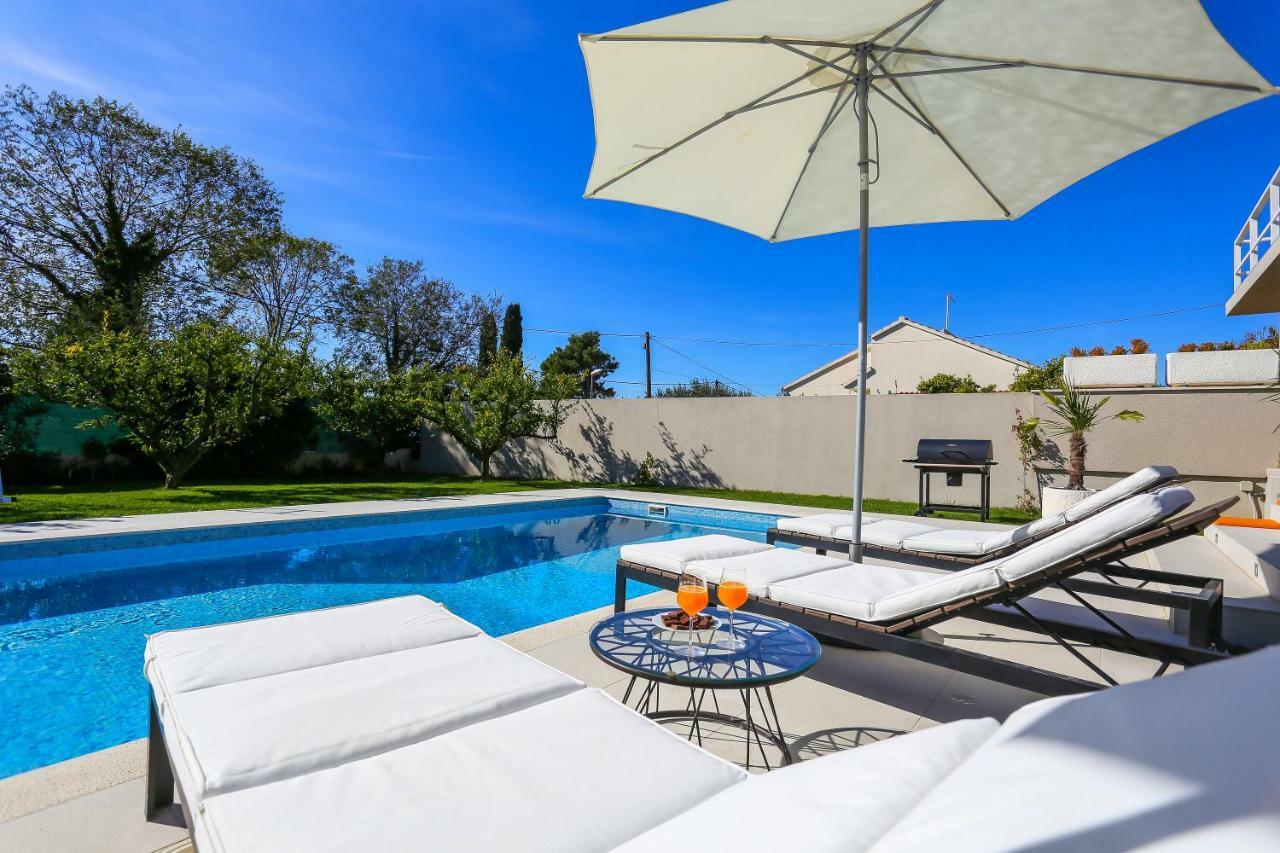 Villa Elysium - Beautiful Family House With Heated Pool Kaštela Exterior foto