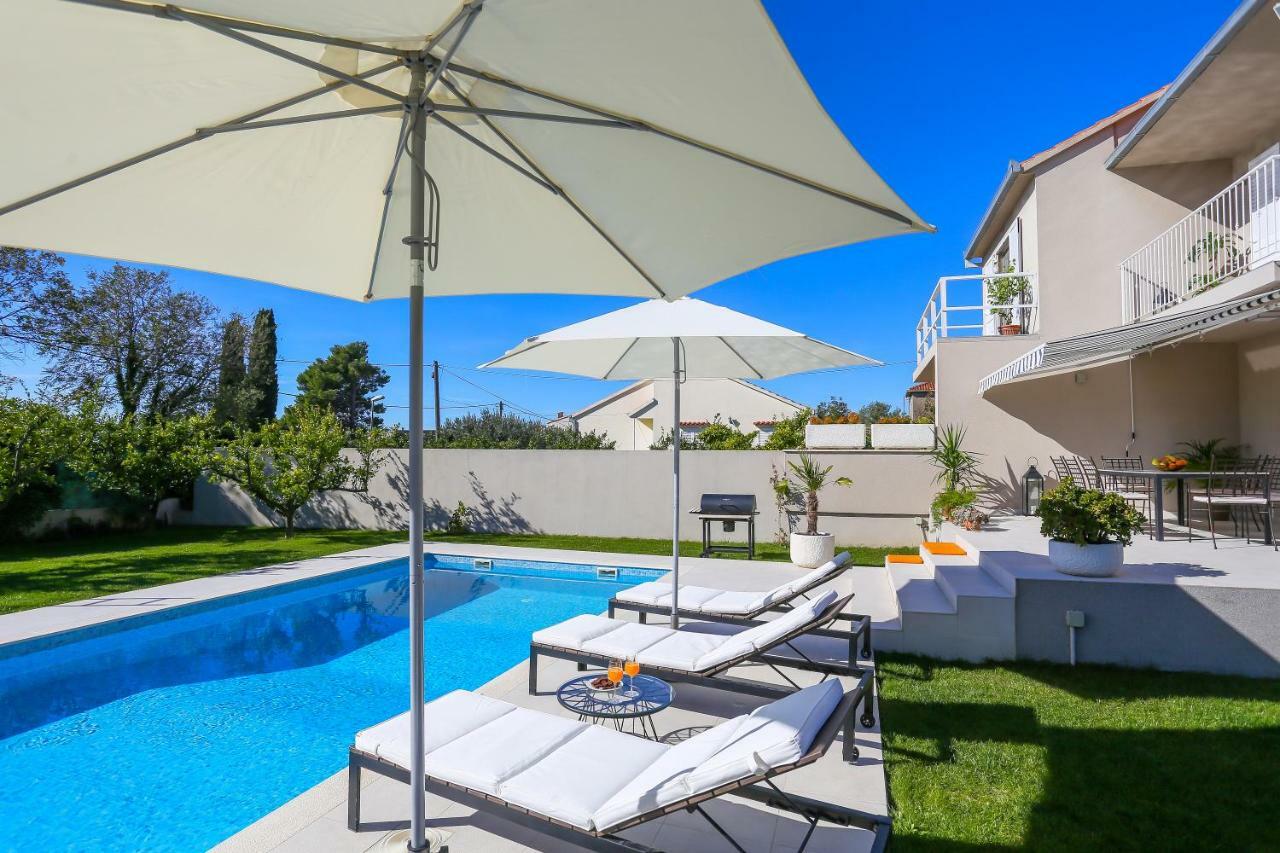 Villa Elysium - Beautiful Family House With Heated Pool Kaštela Exterior foto